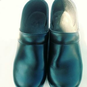 Womens dansko clogs
